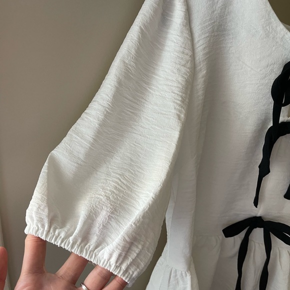 White with black tie-up bow blouse - Picture 4 of 7